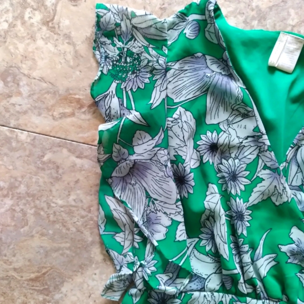 Japna Green Floral print faux wrap dress, size XS - Picture 4 of 10
